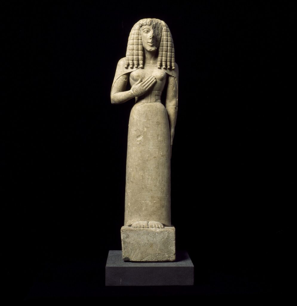 La-Dame-dAuxerre-Musee-du-Louvre-scaled